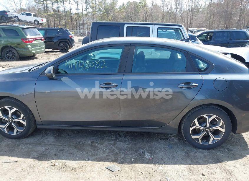 Photo 14 of 2019 Kia Forte LXS (VIN 3KPF24AD0KE102969)