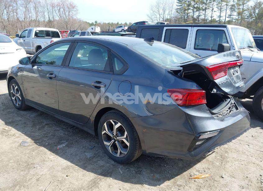 Photo 3 of 2019 Kia Forte LXS (VIN 3KPF24AD0KE102969)