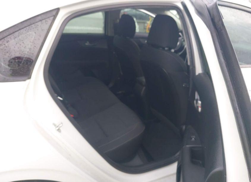 Photo 8 of 2019 Kia Forte FE (VIN 3KPF24AD0KE106407)