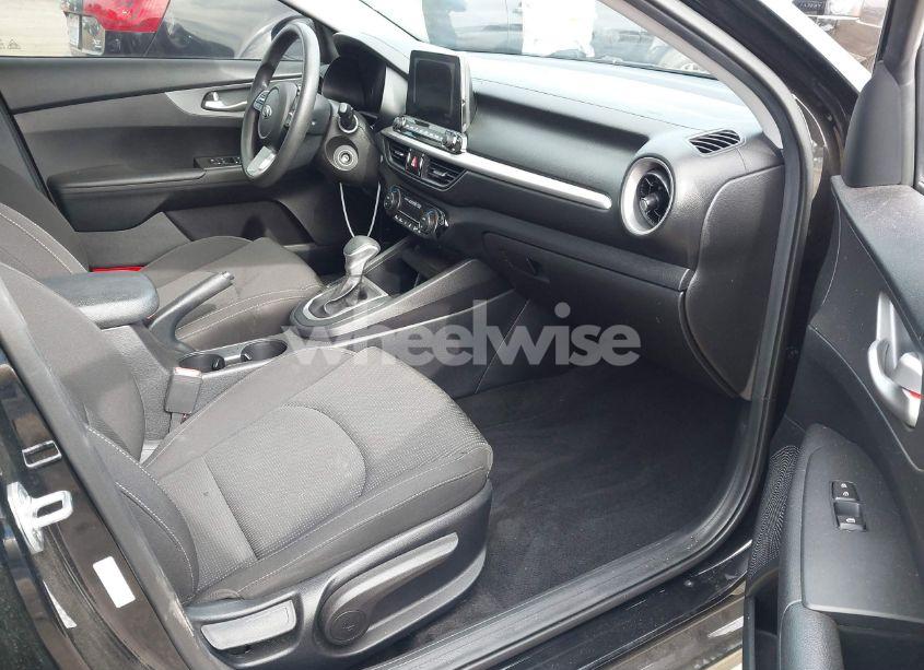 Photo 5 of 2019 Kia Forte LXS (VIN 3KPF24AD0KE109792)