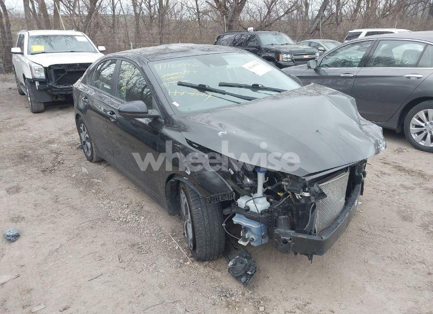 2019 Kia Forte LXS (VIN 3KPF24AD0KE118301) main photo