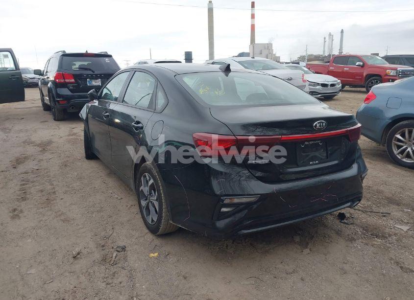Photo 3 of 2019 Kia Forte LXS (VIN 3KPF24AD0KE118301)