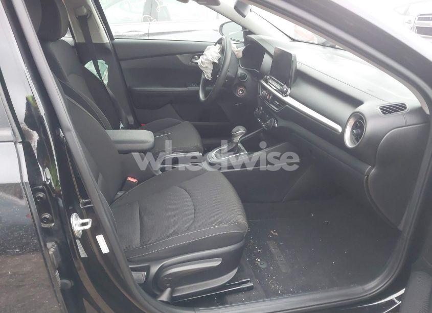 Photo 5 of 2019 Kia Forte LXS (VIN 3KPF24AD0KE118301)