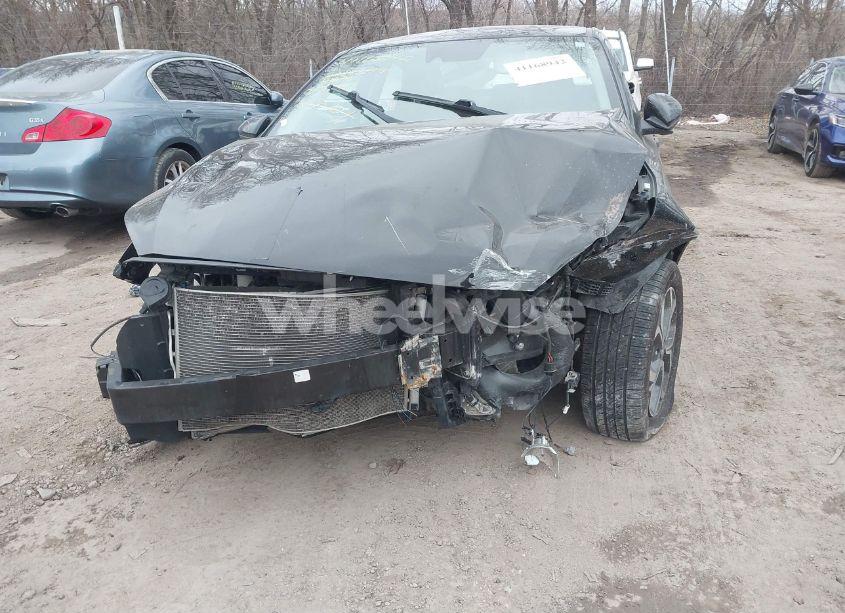 Photo 6 of 2019 Kia Forte LXS (VIN 3KPF24AD0KE118301)