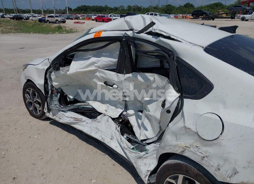 Photo 17 of 2019 Kia Forte LXS (VIN 3KPF24AD0KE128679)