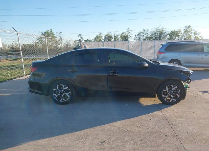 Photo 13 of 2019 Kia Forte LXS (VIN 3KPF24AD0KE138421)