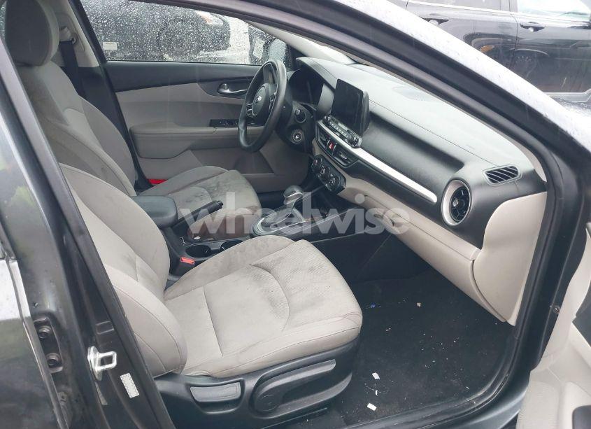 Photo 5 of 2020 Kia Forte LXS (VIN 3KPF24AD0LE173963)