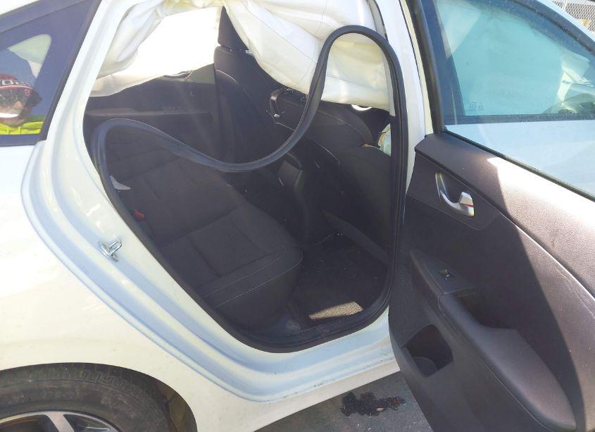 Photo 8 of 2020 Kia Forte LXS (VIN 3KPF24AD0LE192593)