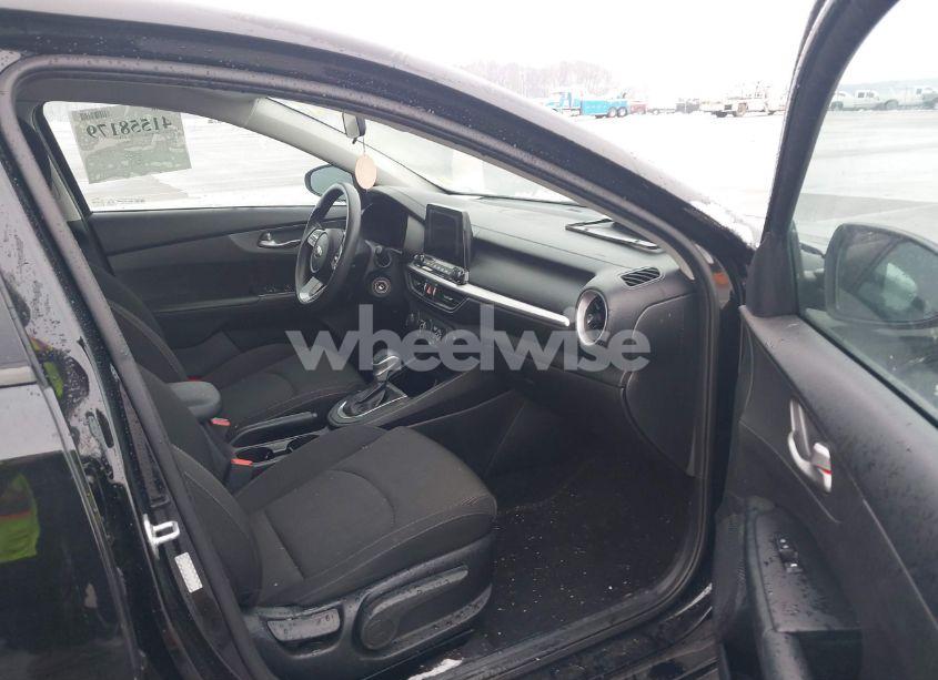 Photo 5 of 2020 Kia Forte LXS (VIN 3KPF24AD0LE201129)