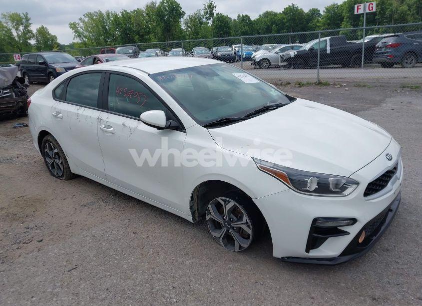 2020 Kia Forte LXS (VIN 3KPF24AD0LE209439) main photo