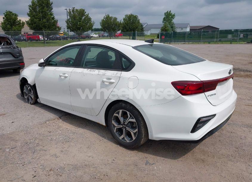 Photo 3 of 2020 Kia Forte LXS (VIN 3KPF24AD0LE209439)