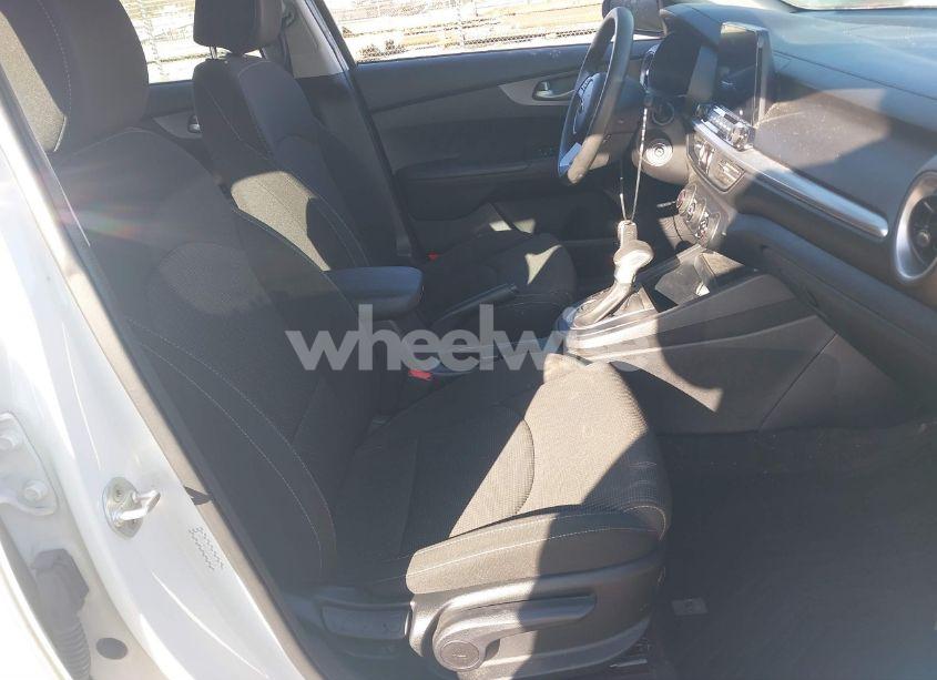 Photo 5 of 2020 Kia Forte LXS (VIN 3KPF24AD0LE243512)