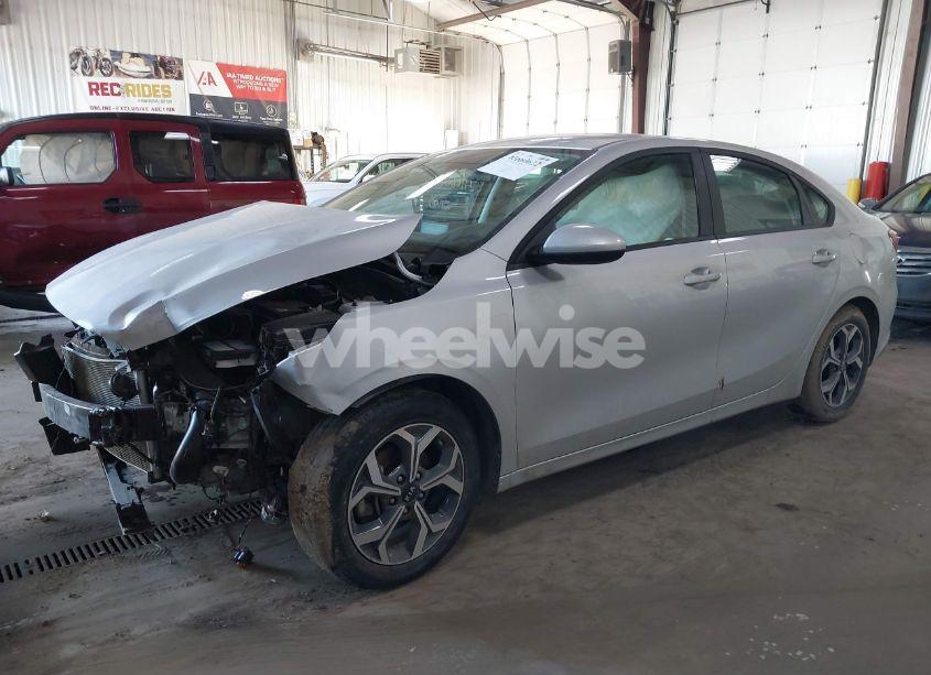 Photo 2 of 2021 Kia Forte LXS (VIN 3KPF24AD0ME269626)