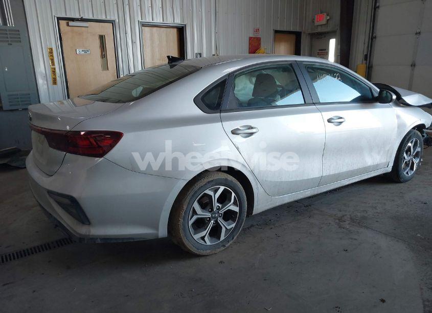 Photo 4 of 2021 Kia Forte LXS (VIN 3KPF24AD0ME269626)