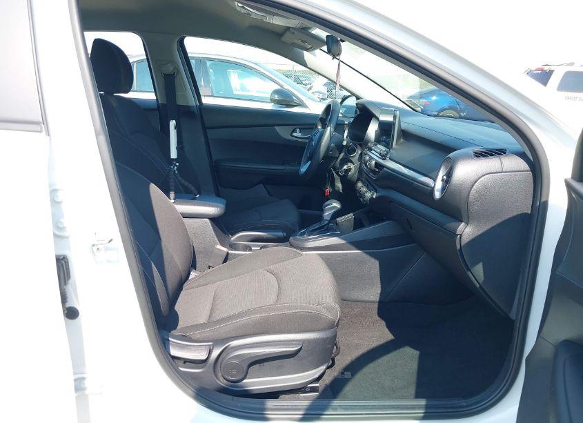 Photo 5 of 2021 Kia Forte LXS (VIN 3KPF24AD0ME281419)