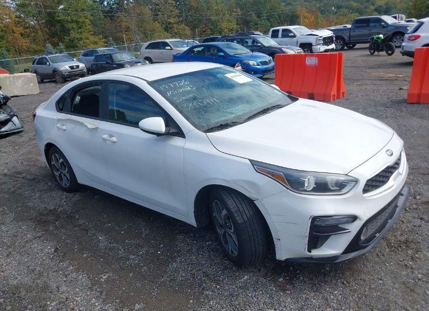 2021 Kia Forte LXS (VIN 3KPF24AD0ME300521) main photo