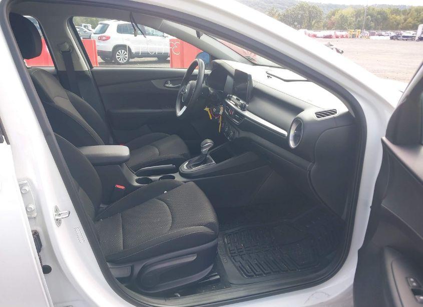 Photo 5 of 2021 Kia Forte LXS (VIN 3KPF24AD0ME300521)