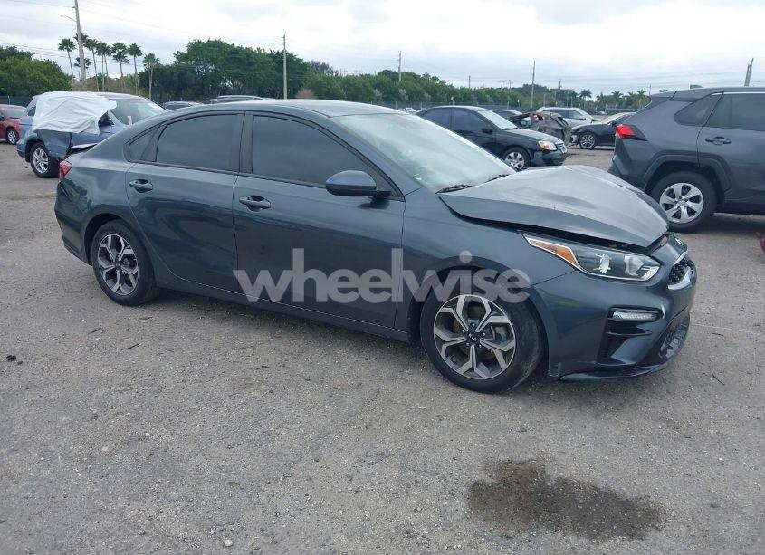 2021 Kia Forte LXS (VIN 3KPF24AD0ME312622) main photo