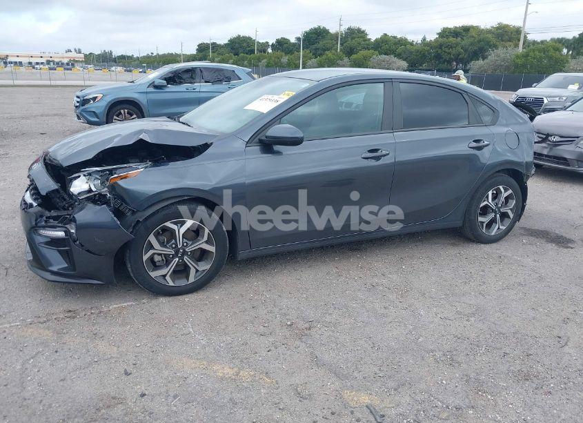 Photo 2 of 2021 Kia Forte LXS (VIN 3KPF24AD0ME312622)