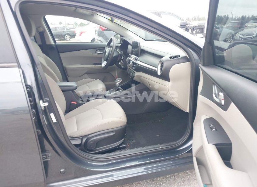 Photo 5 of 2021 Kia Forte LXS (VIN 3KPF24AD0ME312622)