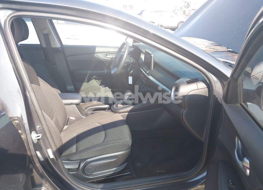 Photo 5 of 2021 Kia Forte FE (VIN 3KPF24AD0ME322311)