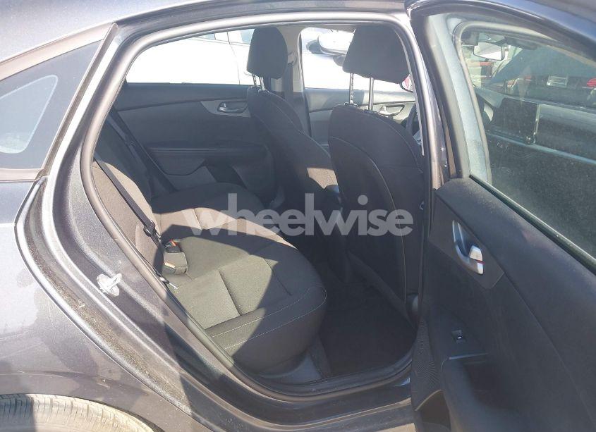 Photo 8 of 2021 Kia Forte FE (VIN 3KPF24AD0ME322311)