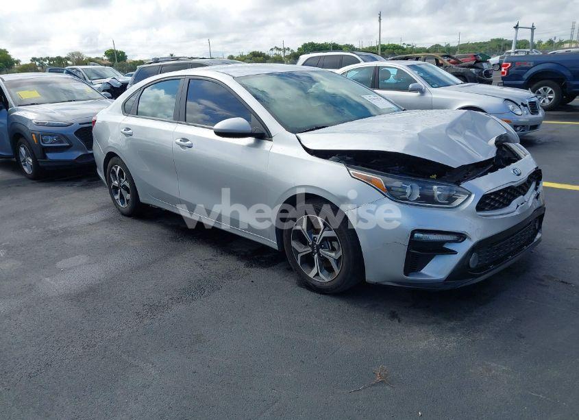 2021 Kia Forte LXS (VIN 3KPF24AD0ME334880) main photo