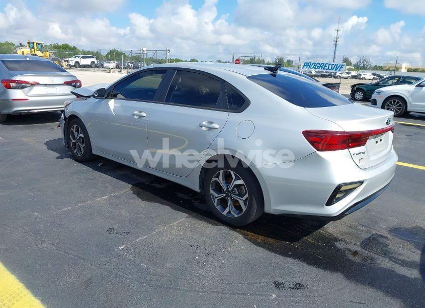 Photo 3 of 2021 Kia Forte LXS (VIN 3KPF24AD0ME334880)