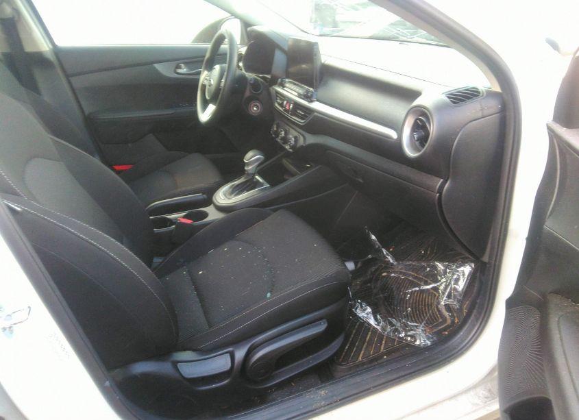 Photo 5 of 2021 Kia Forte LXS (VIN 3KPF24AD0ME340131)