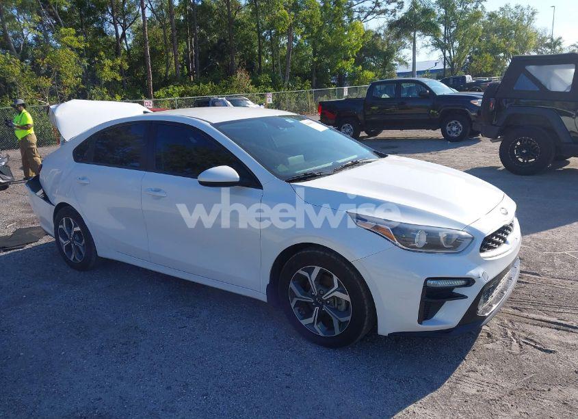 2021 Kia Forte LXS (VIN 3KPF24AD0ME344194) main photo