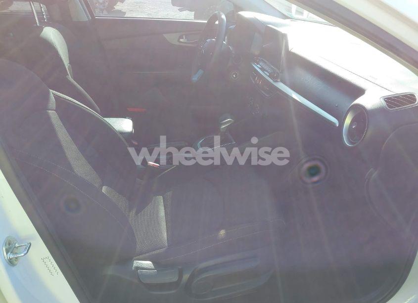 Photo 5 of 2021 Kia Forte LXS (VIN 3KPF24AD0ME344194)