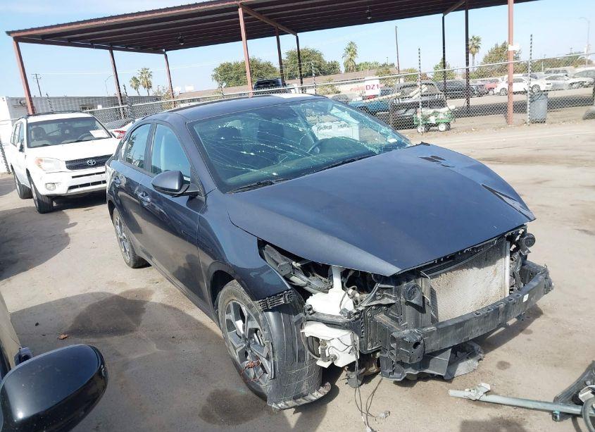 2021 Kia Forte LXS (VIN 3KPF24AD0ME347550) main photo