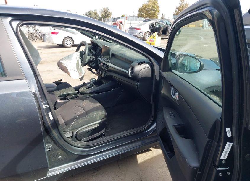 Photo 5 of 2021 Kia Forte LXS (VIN 3KPF24AD0ME347550)