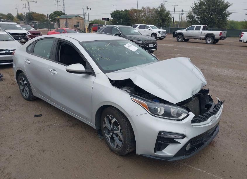 2021 Kia Forte LXS (VIN 3KPF24AD0ME348777) main photo