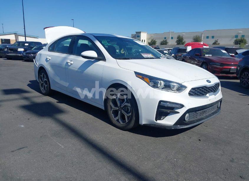 2021 Kia Forte LXS (VIN 3KPF24AD0ME368835) main photo