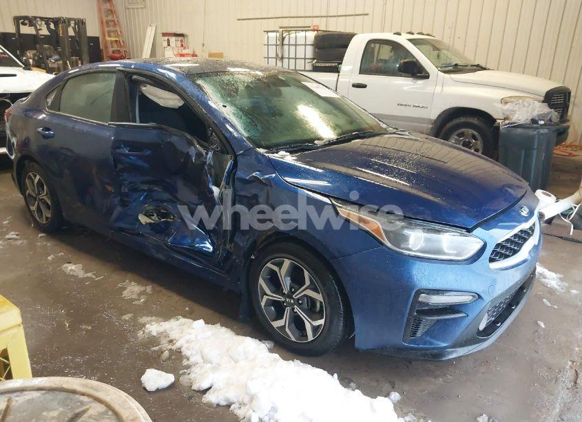 2021 Kia Forte LXS (VIN 3KPF24AD0ME377101) main photo