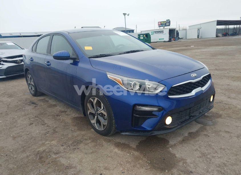 2021 Kia Forte LXS (VIN 3KPF24AD0ME381231) main photo
