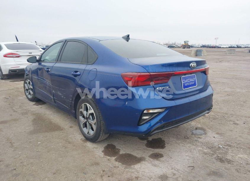 Photo 3 of 2021 Kia Forte LXS (VIN 3KPF24AD0ME381231)