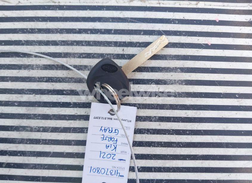 Photo 11 of 2021 Kia Forte FE (VIN 3KPF24AD0ME381696)