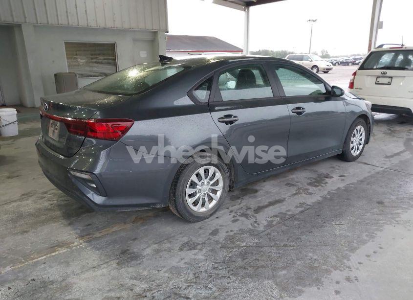 Photo 4 of 2021 Kia Forte FE (VIN 3KPF24AD0ME381696)