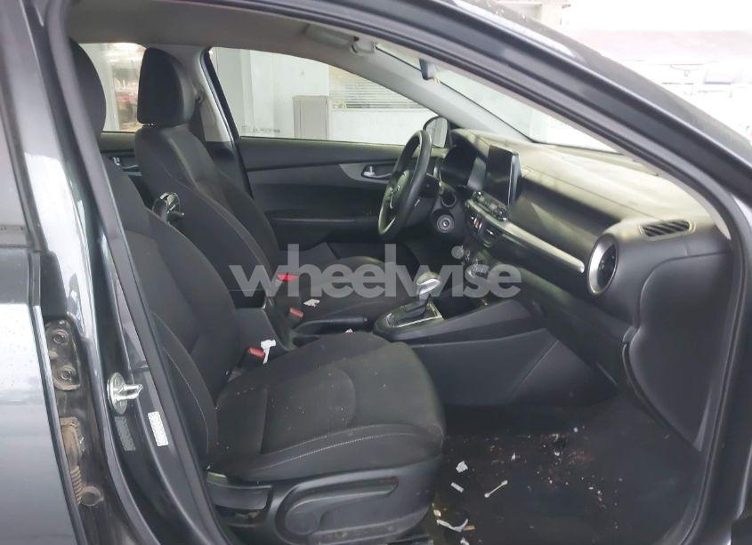 Photo 5 of 2021 Kia Forte FE (VIN 3KPF24AD0ME381696)