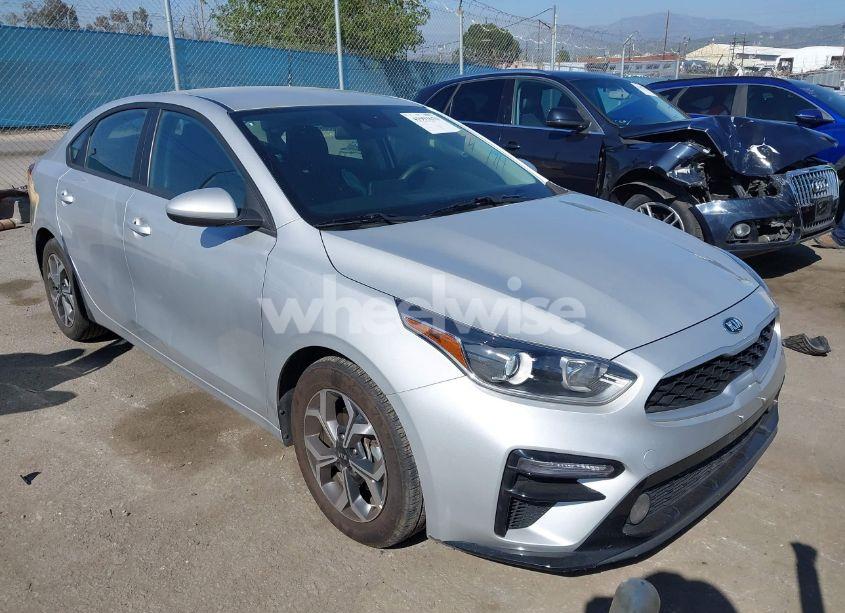 2021 Kia Forte LXS (VIN 3KPF24AD0ME389801) main photo
