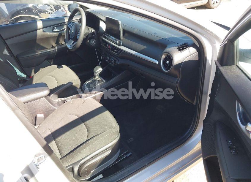 Photo 5 of 2021 Kia Forte LXS (VIN 3KPF24AD0ME389801)