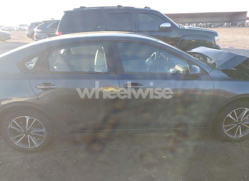 Photo 13 of 2022 Kia Forte LXS (VIN 3KPF24AD0NE418943)