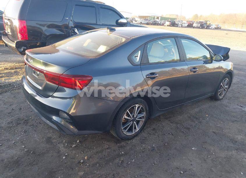 Photo 4 of 2022 Kia Forte LXS (VIN 3KPF24AD0NE418943)
