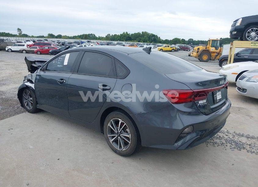 Photo 3 of 2022 Kia Forte LXS (VIN 3KPF24AD0NE420661)