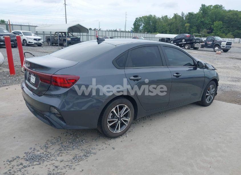 Photo 4 of 2022 Kia Forte LXS (VIN 3KPF24AD0NE420661)