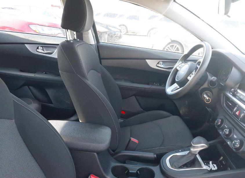 Photo 5 of 2022 Kia Forte LXS (VIN 3KPF24AD0NE448198)