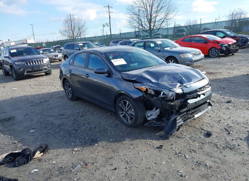 2022 Kia Forte LXS (VIN 3KPF24AD0NE448668) main photo