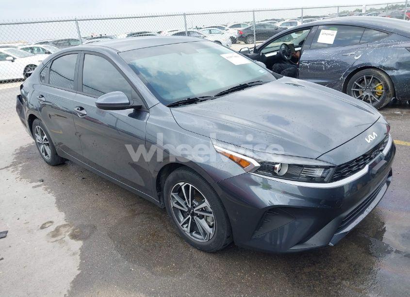 2022 Kia Forte LXS (VIN 3KPF24AD0NE455801) main photo
